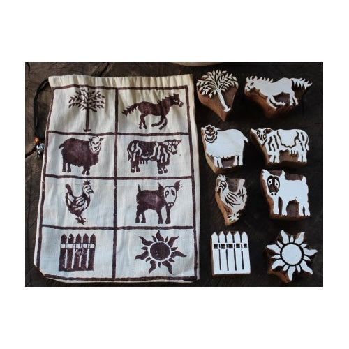 8 wooden stamps with bag